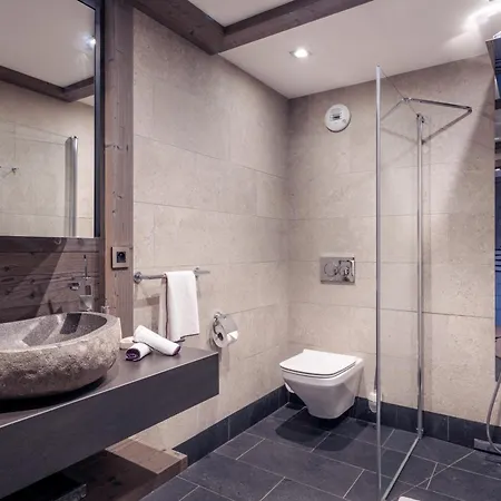 Aparthotel Six Senses Residences & *